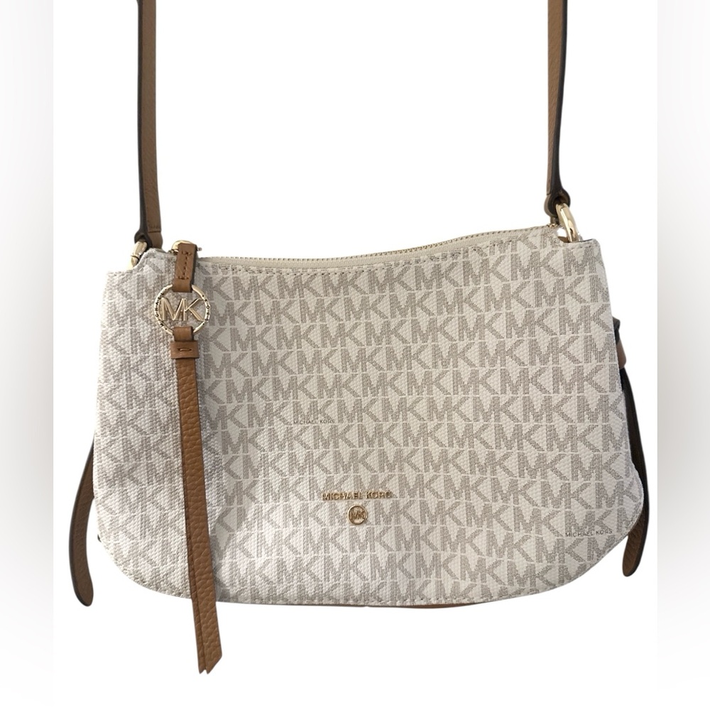 Michael Kors Grand Vanilla Acorn Signature Crossbody Messenger Bag - White/Tan